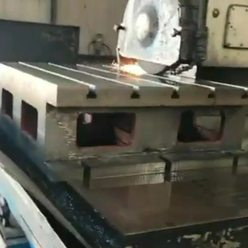 Videoklipi par T spraugas čuguna kvadrātveida kastes apstrādi